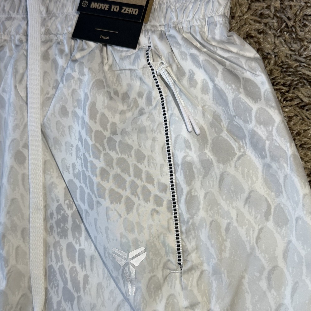 Nike Kobe Woven Snake Print Skirt Women's Size Medium White Silver IB2720-100 - Picture 7 of 9